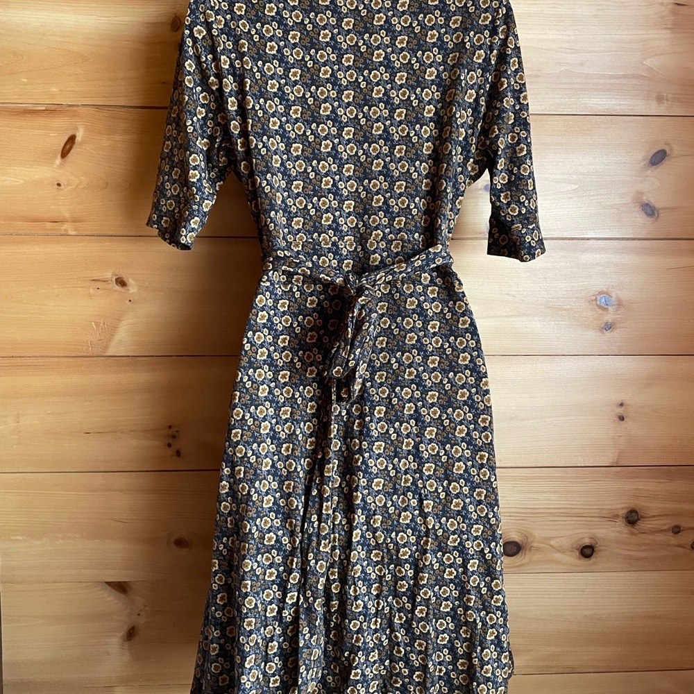 Toad and Co. v-neck 100% cotton dress - Picture 2 of 7